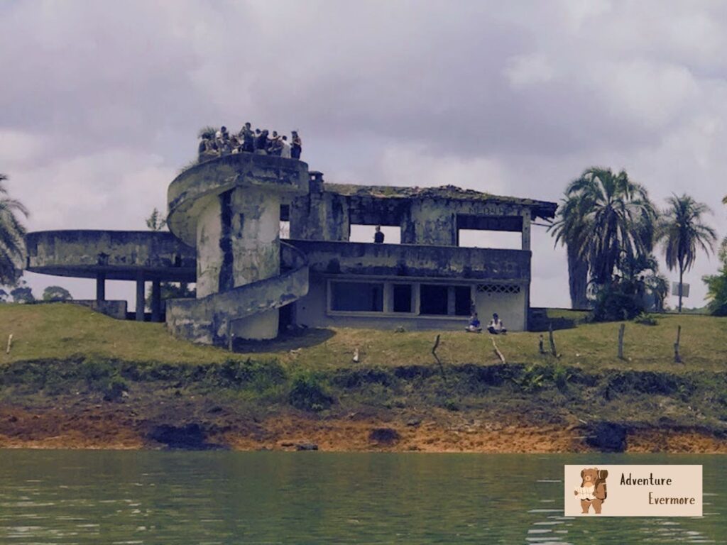 You can tour some ruins here or just see them from a boat. 